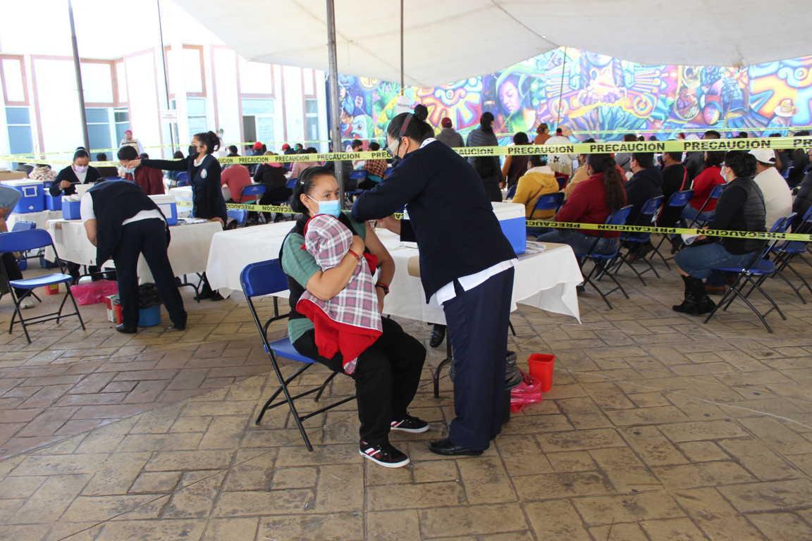 Ciudadanos de Tepetitla de 40 a 49 años de edad recibieron vacuna contra Covid-19