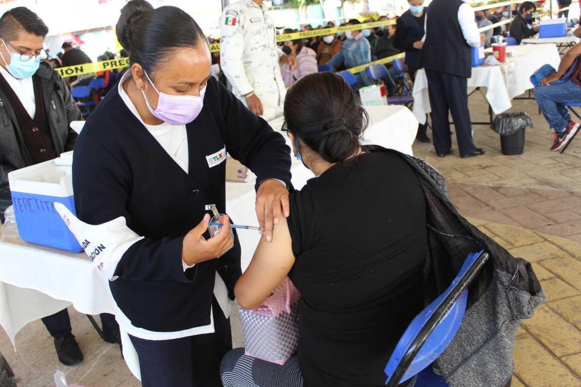 Vacunación contra Covid-19 a personas de 30 a 39 años de edad en Tepetitla