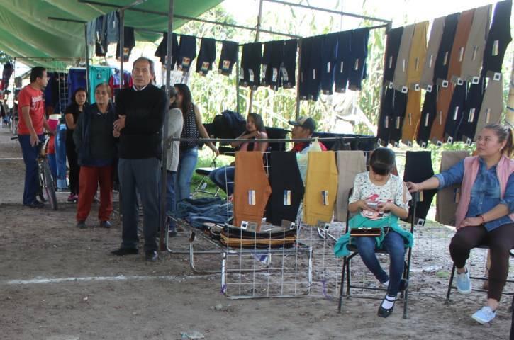 Autoridades municipales y de comunidad de Lardizábal inauguraron Expo Venta de Pantalón de Mezclilla 2017