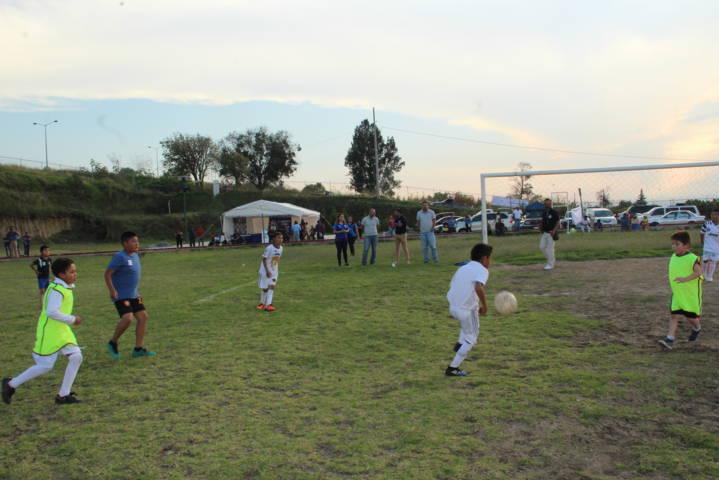 La Unidad Deportiva de Huactzinco abrió sus puertas a la academia de futbol Puebla F.C.