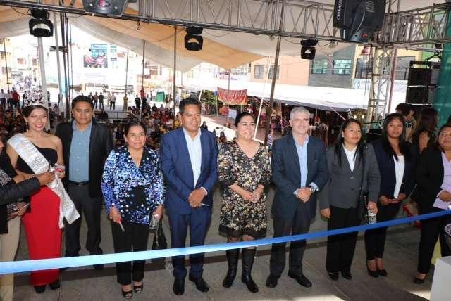 Cutberto Cano Coyotl inaugura Feria de la Talavera en San Pablo del Monte 2017