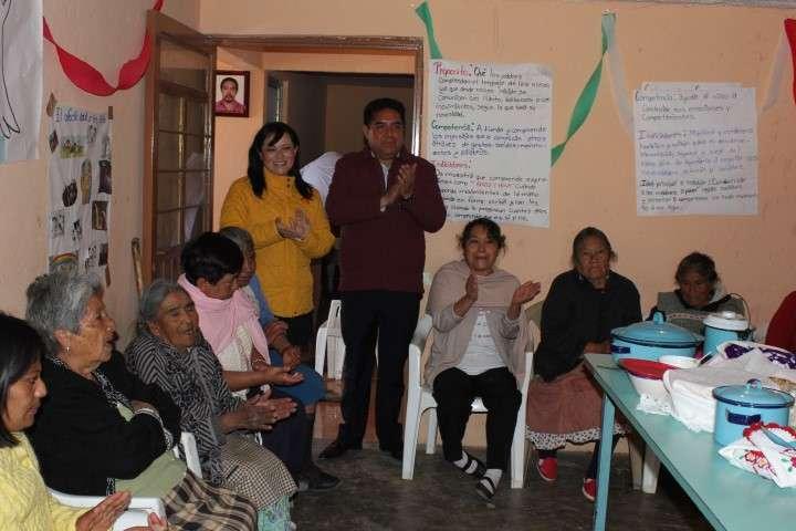Convive Alcalde y Presidenta de SMDIF Calpulalpan con Adultos Mayores de Comunidad  “La Soledad”