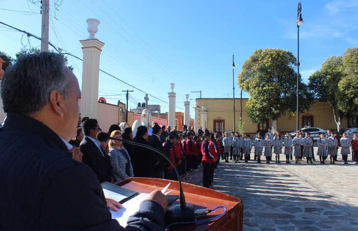 Entrega Alcalde de Huamantla rehabilitación de Plazuela histórica