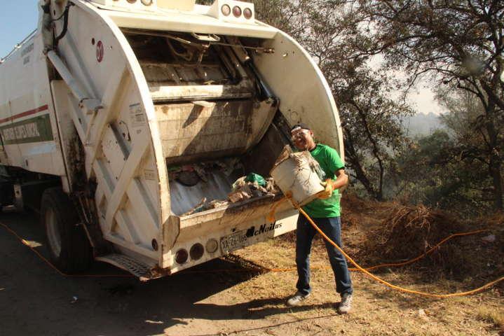 Alcalde trabaja “por un Amaxac limpio” con faenas de limpieza