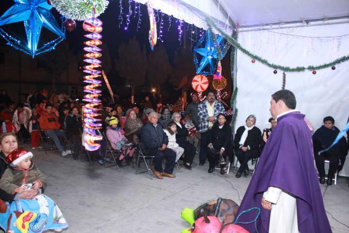 Alcalde de Teacalco impulsa las tradiciones de las posadas navideñas