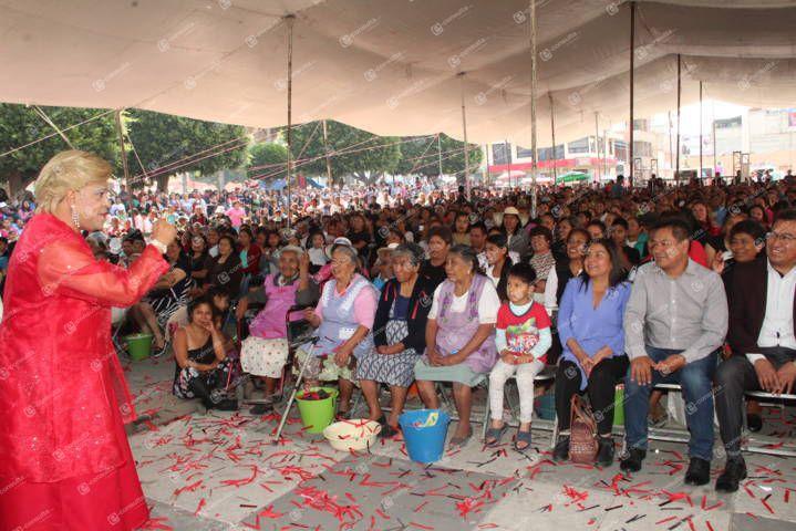Ayuntamiento y SMDIF de SPM agasajo a miles de mamás en su día