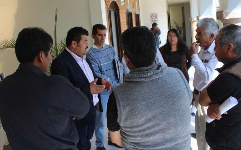 Integrantes del Ayuntamiento de Lardizábal analizan problemática de panteón de San Mateo