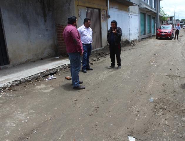 Presidente Municipal de Lardizábal supervisó obra en calle Pino Suárez
