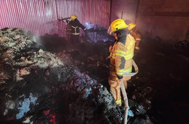 Se incendia fábrica en una comunidad de Chiautempan
