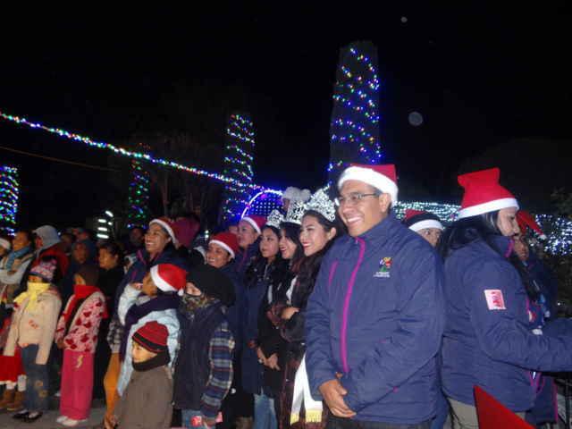 Más de 2 mil personas disfrutaron del Encendido de luces de la villa navideña de Ixtenco