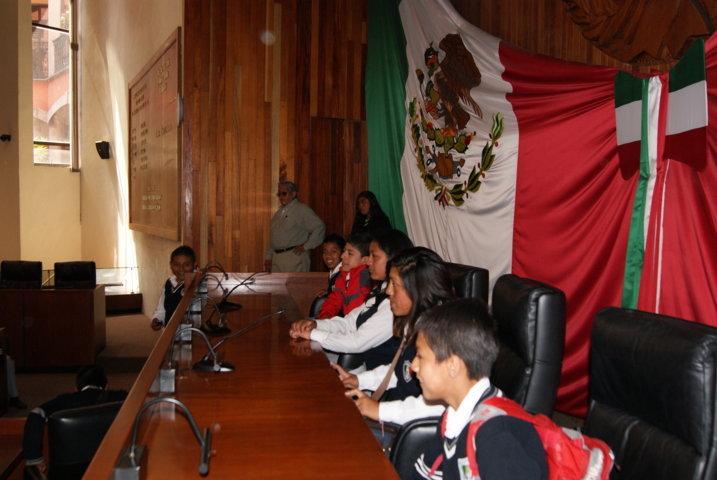 Estudiantes de la Telesecundaria Benito Juarez de Xiloxoxtla visitaron el Congreso