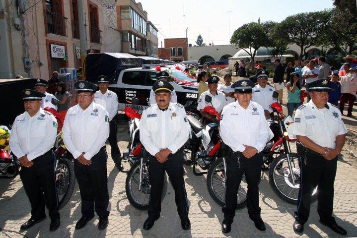 Dan banderazo de salida a nuevas patrullas y moto patrullas en Calpulalpan