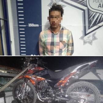 Policía de Apizaco recupera motocicleta robada y detiene a una persona