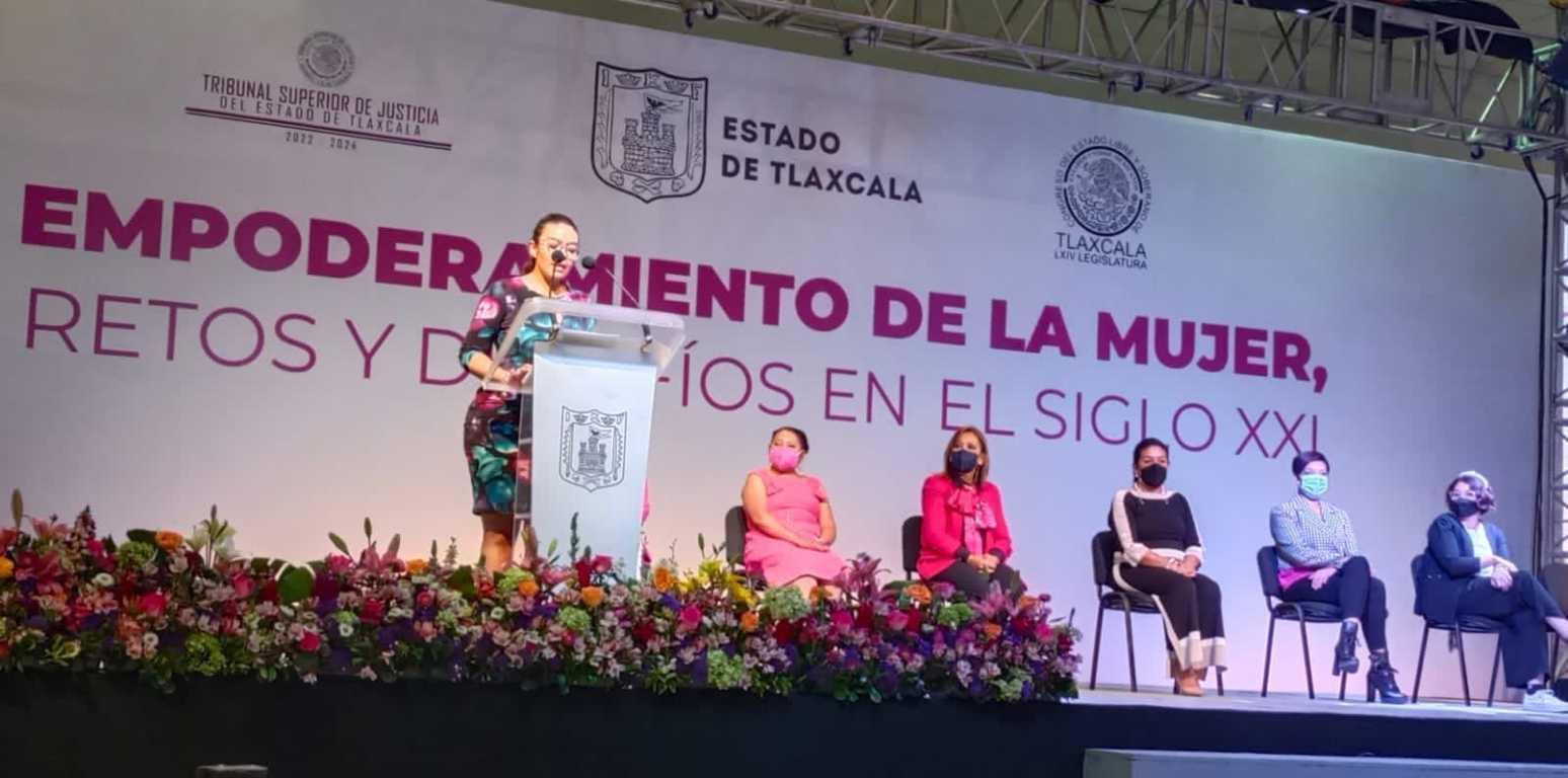 Exhorta Lorena Ruiz a no dejarse intimidar y a seguir siendo mujeres en pie de lucha