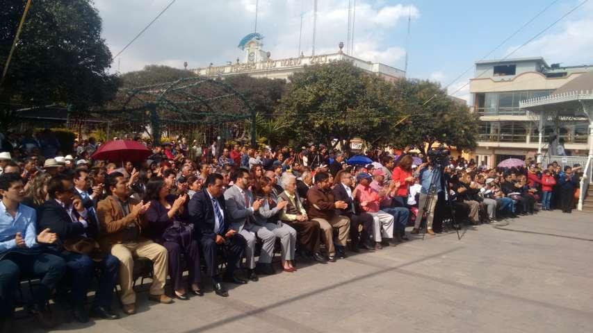 Neptalí Gutiérrez  toma protesta como alcalde de Calpulalpan