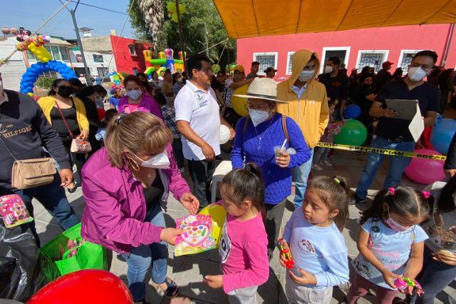 La diputada Gabriela Brito visita la comunidad de Santa Maria Ixtulco