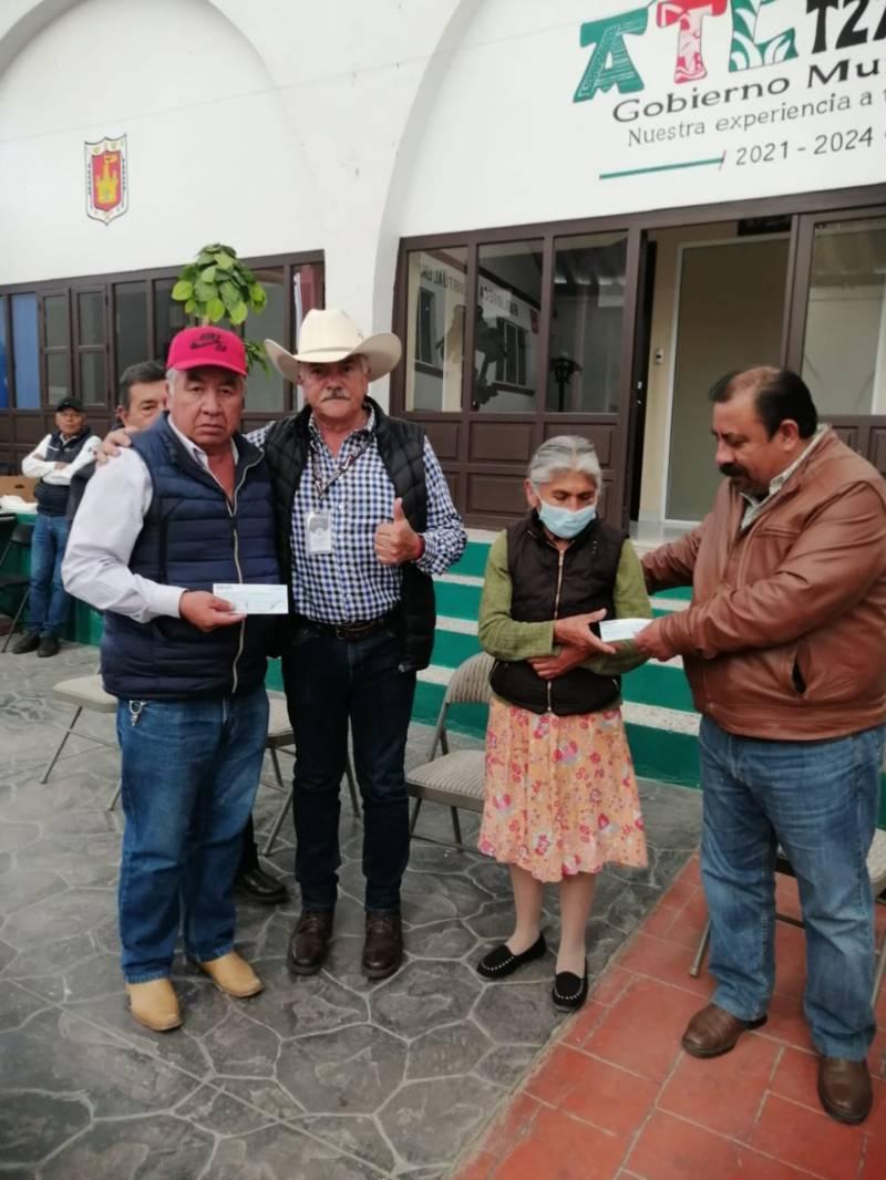 Entrega SIA pago por siniestros agroclimáticos en Atltzayanca y Cuapiaxtla