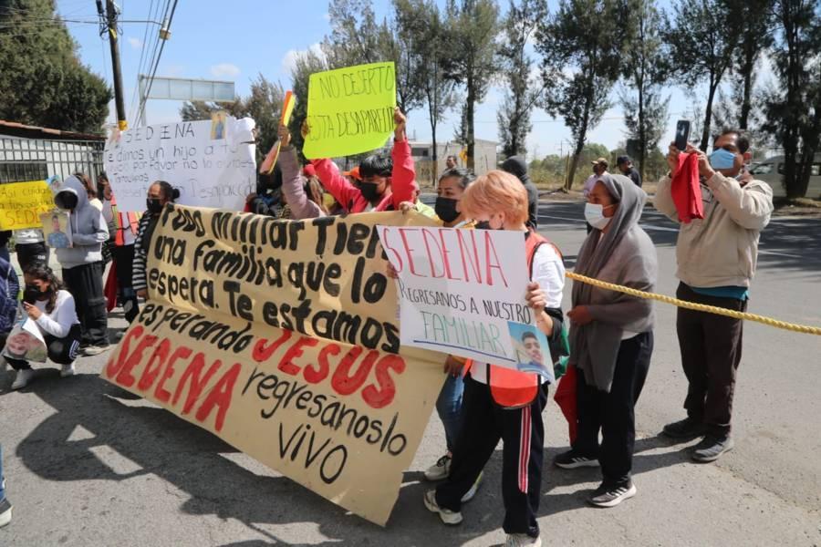Se manifiestan familiares de militar desaparecido en Tamaulipas 