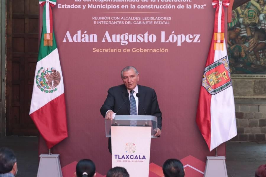 Se reúne Adán Augusto López con alcaldes, legisladores e integrantes del gabinete estatal de Tlaxcala 