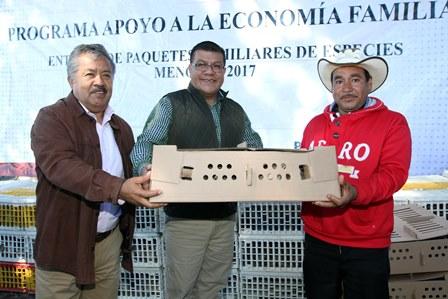 Entrega Sefoa paquetes de codornices en Ixtacuixtla