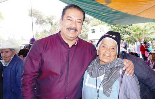 Sin adeudos de impuestos, abuelitas de Zacatelco recibirán la navidad