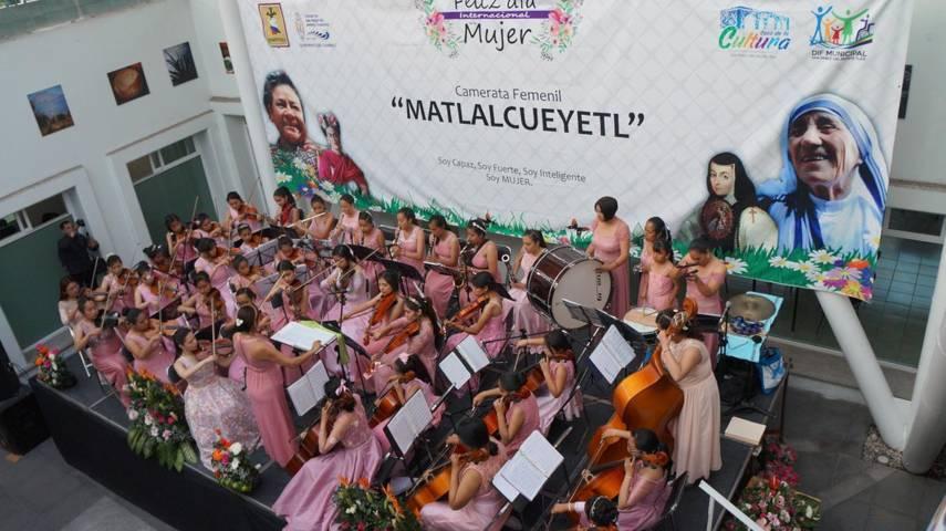 Camerata femenil Matlalcueyetl se presenta en San Pablo del Monte
