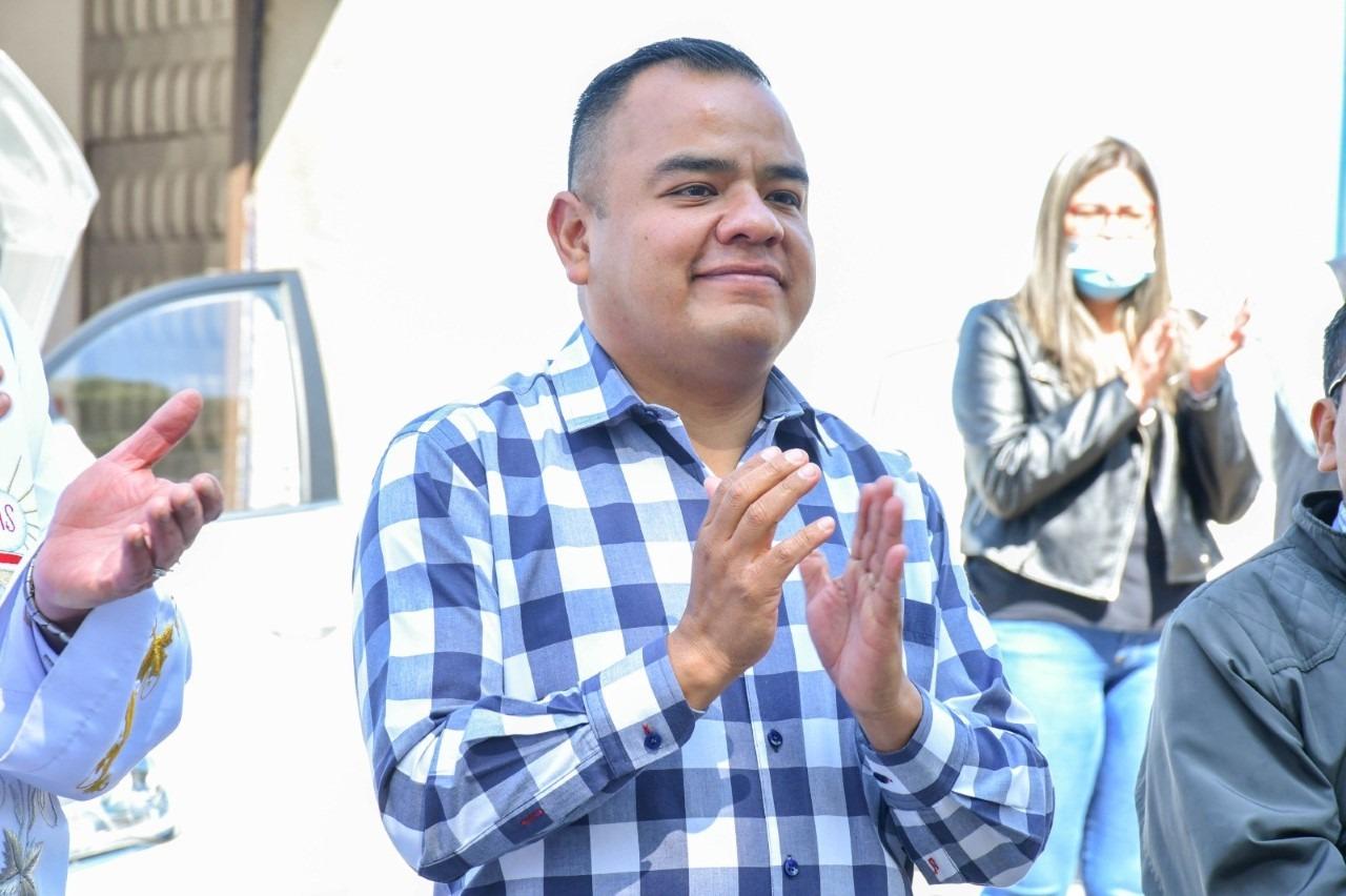 Alcalde de Apetatitlán entrega unidades nuevas a la dirección de Seguridad Pública