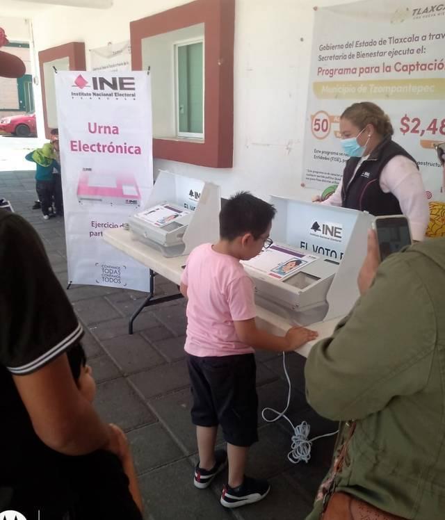 Con boleta electrónica, INE Tlaxcala colaboró en elección de “Presidente/a municipal por un día”