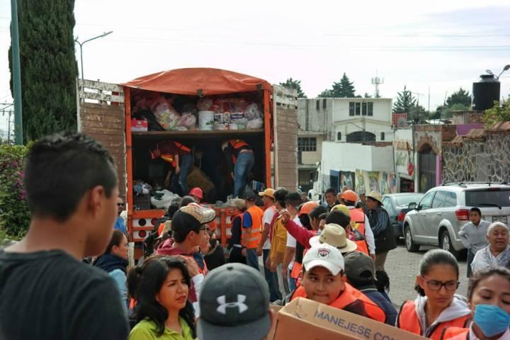 Amaxac se consolida con afectados del sismo entregando víveres