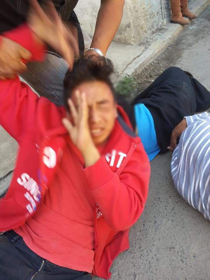 Casi linchan a tres ladrones en Chiautempan por robar celular