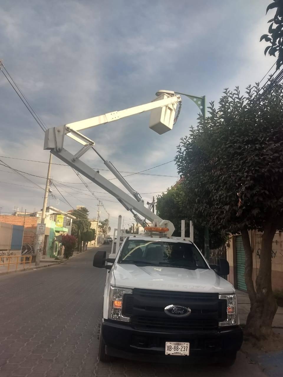 Ayuntamiento rehabilitara 60 luminarias de la calle Ascensión Tepal  