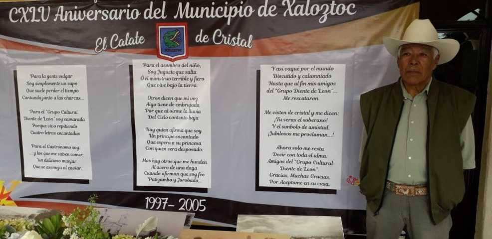 Exponen poema de El Calate de Fernando Fernández, en aniversario de Xaloztoc