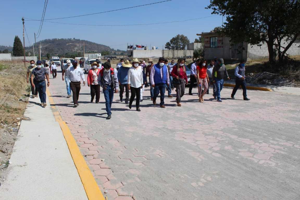 Autoridades estatales y municipales entregaron  la Avenida Cecyte en Tepetitla 