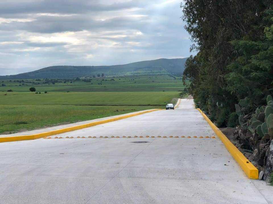Alcalde mejora la infraestructura carretera de San Antonio Techalote