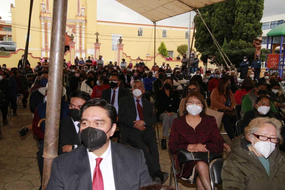 Rafa Coca Rinde protesta como presidente municipal de Xaloztoc
