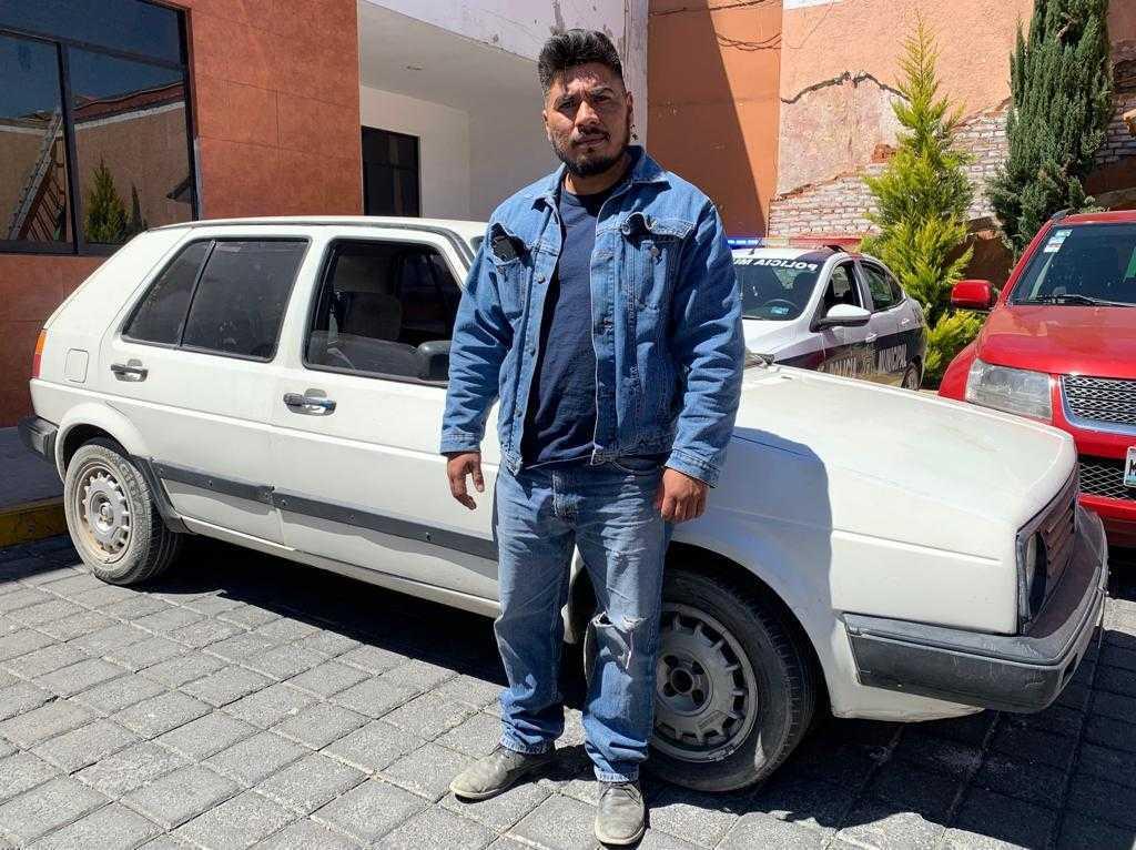 Recuperan en minutos auto que había sido robado en La Loma Xicohténcatl