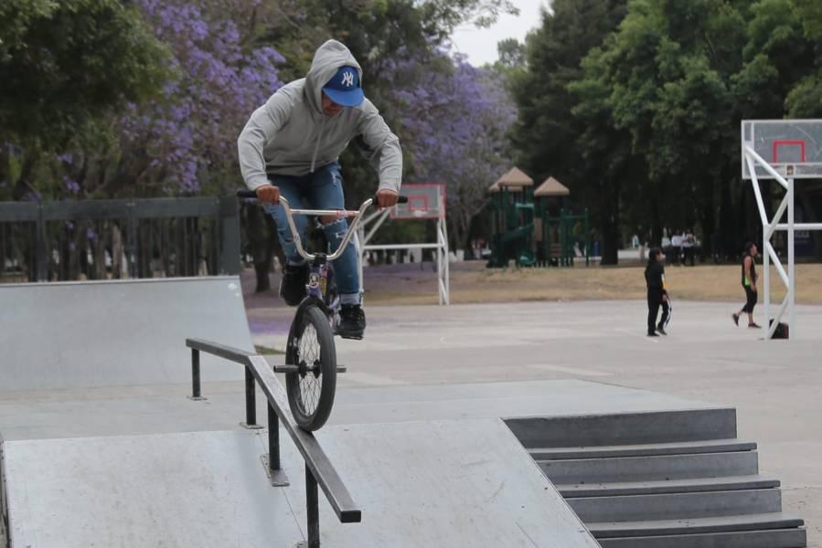Skaters en Tlaxcala, jóvenes se divierten con este peculiar deporte
