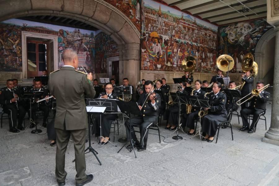 Se presenta Banda de Música del Ejército Mexicano en Murales de Palacio