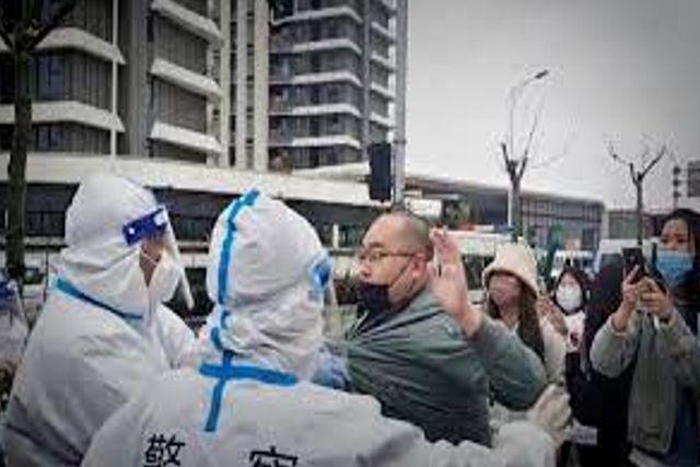 Anciano de Shanghái es declarado muerto por error y llevado a la morgue