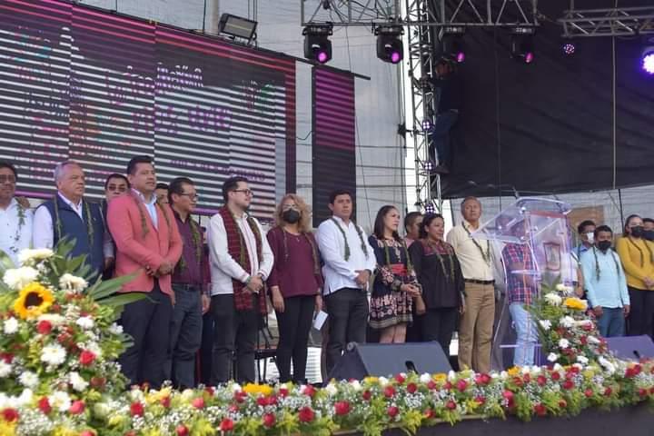 Acuden diversas personalidades a inauguración de feria, en Santa Cruz Tlaxcala