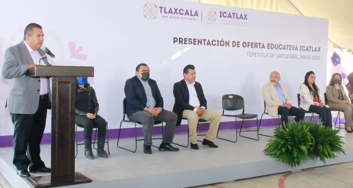 Presentó ICATLAX oferta educativa 2022 en Tepetitla