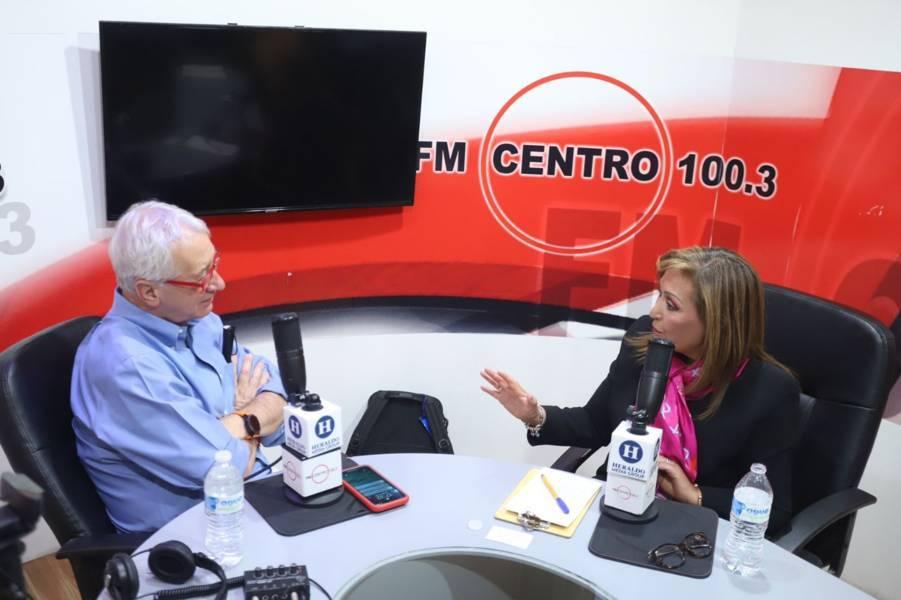 Reconoce Gobernadora labor informativa de FM Centro Apizaco en su 41 Aniversario 