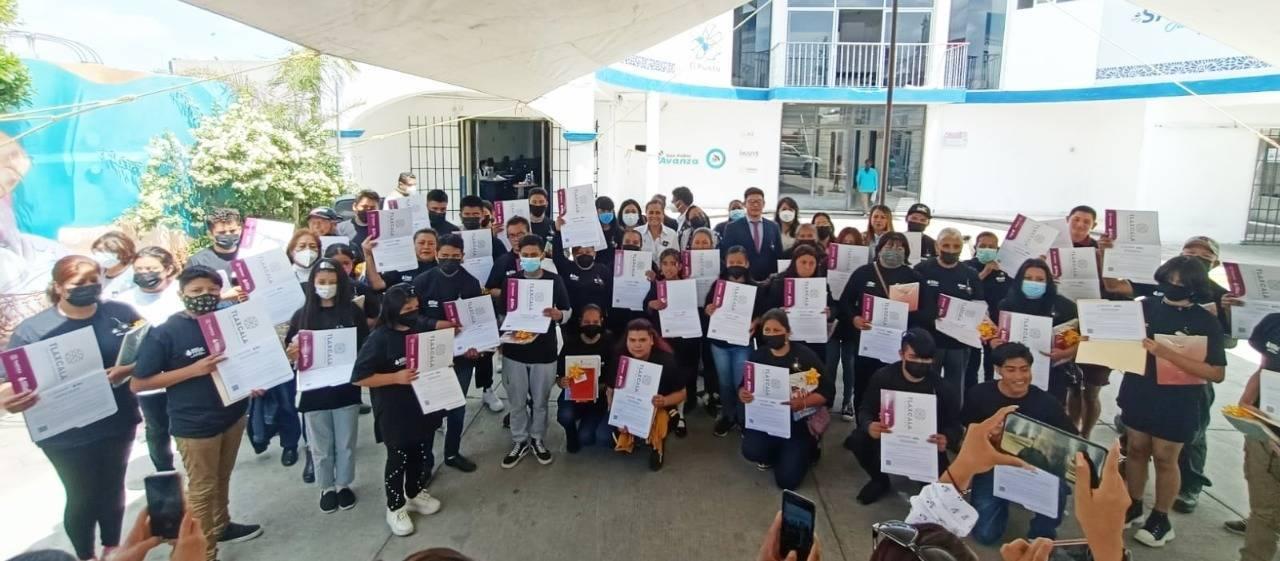 Certificó ITEA a 56 personas de San Pablo del Monte en educación básica