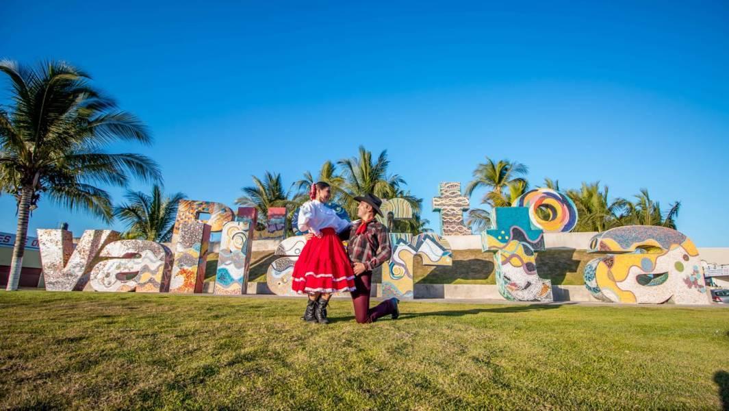 Se consolida Contla como anfitrión cultural; con la participación del Grupo Folclórico ¨Vallarta Azteca¨