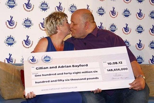 Una pareja de Londres hace crónica de cómo irte a la ruina tras ganar la lotería