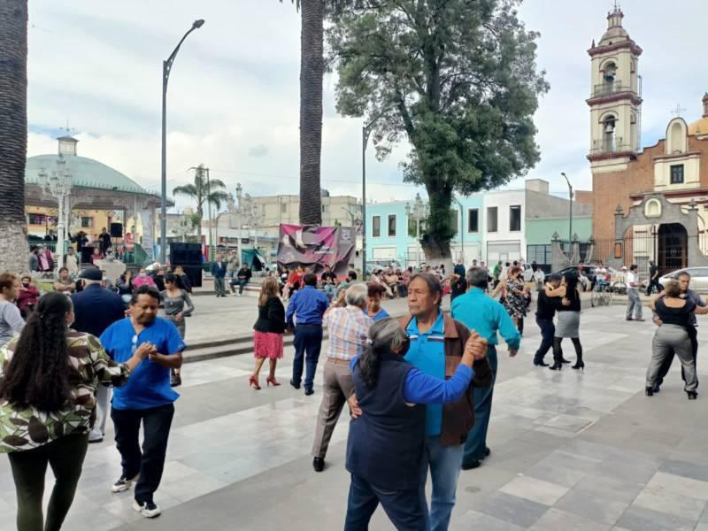 Invita el ayuntamiento de Chiautempan al gran viernes de danzón
