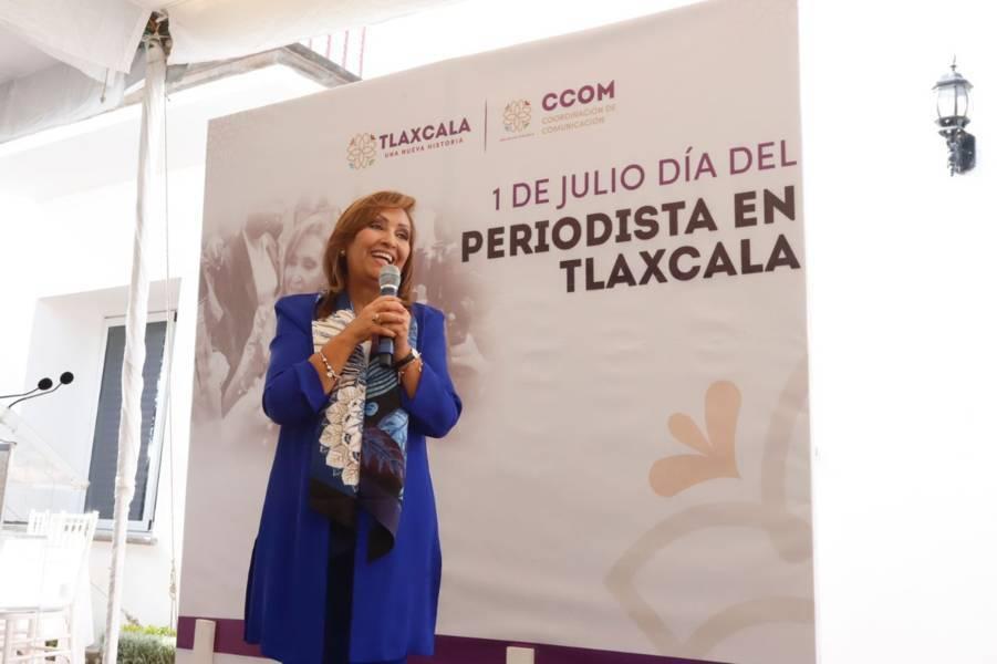 Festejó Gobernadora Lorena Cuéllar al gremio periodístico de Tlaxcala 