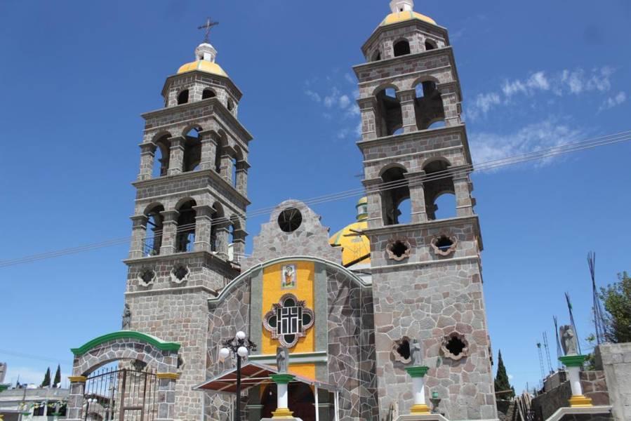A más de 50 años, continúan las remodelaciones a la iglesia de San José en Aztatla 