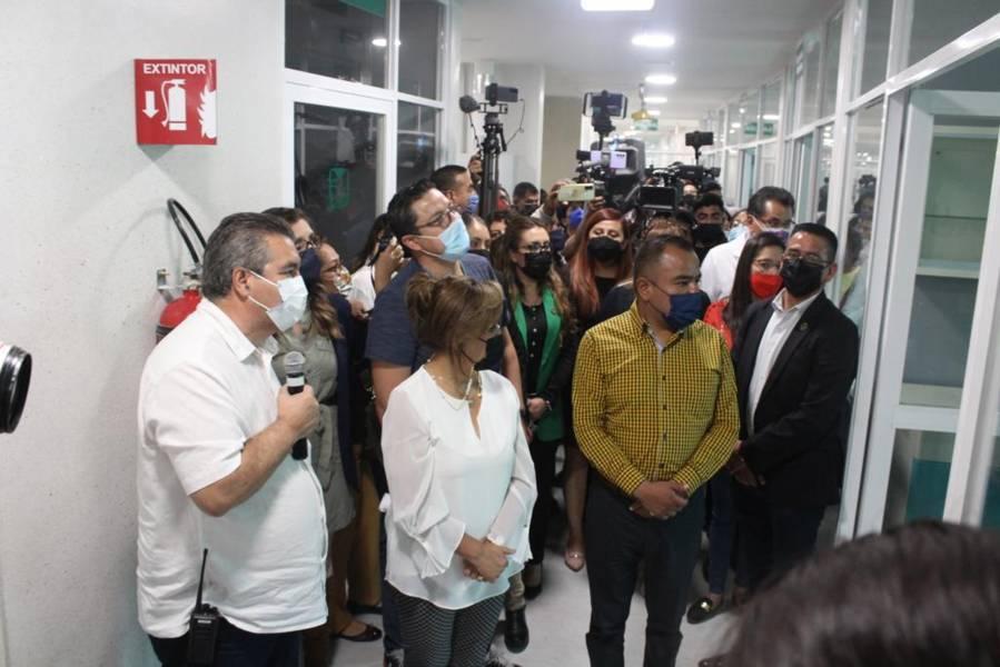 Lorena Cuéllar realiza recorrido en el hospital IMSS- BIENESTAR