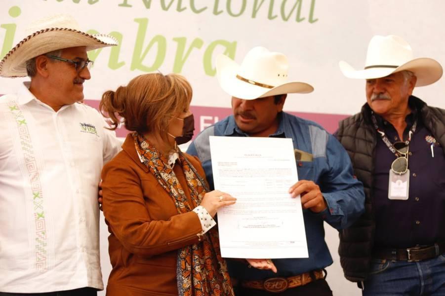 Encabezó Cuéllar tercera Jornada Nacional de Siembra en Emiliano Zapata